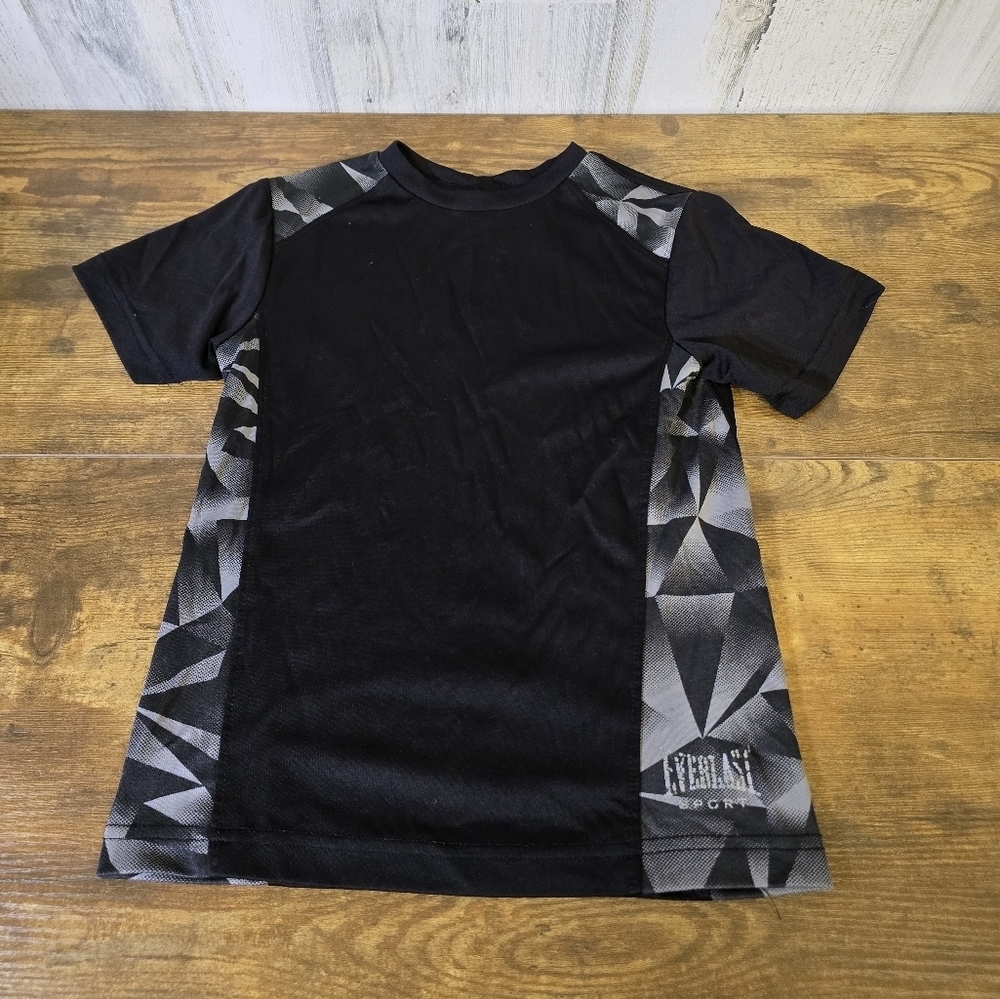 everlast sport boys size 6-7 black and gray active wear shirt